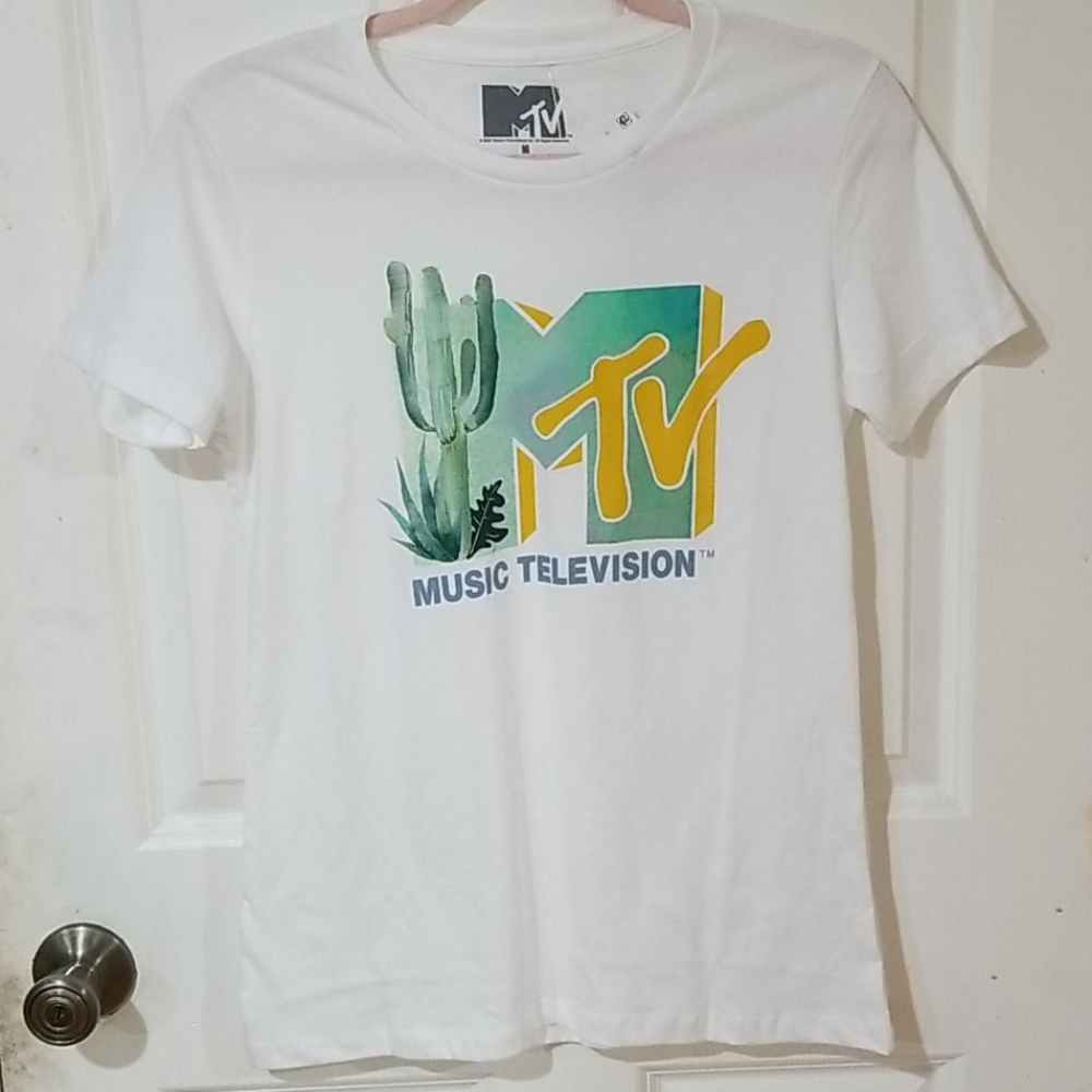 MTv Music Television Casual Short Sleeve White Top